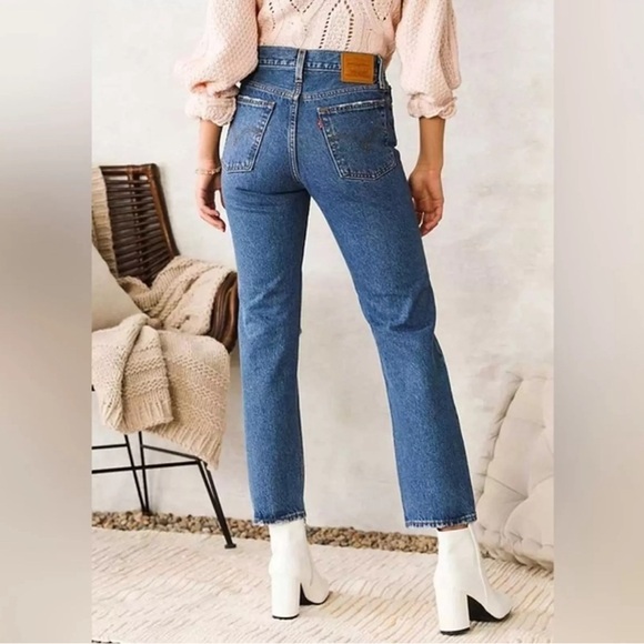 Levi's Wedgie Straight Oxnard Drive Distressed High Rise Jeans Sz 26 × 28 EUC - Picture 2 of 16